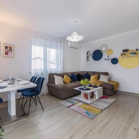 1 Bedroom Amazing Apartment In Peroj Ngoại thất bức ảnh