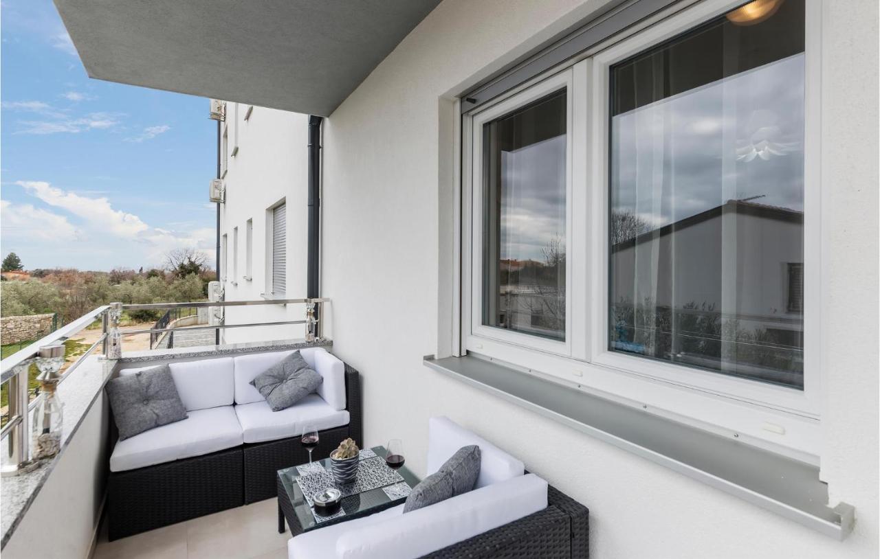 1 Bedroom Amazing Apartment In Peroj Ngoại thất bức ảnh