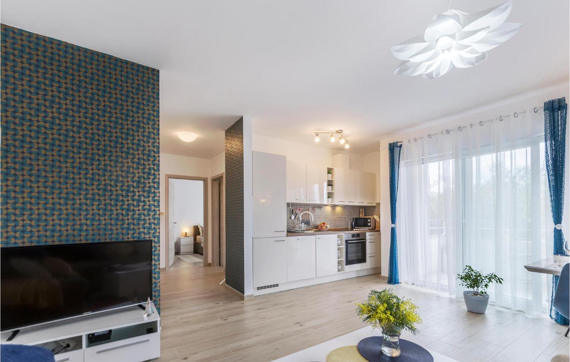 1 Bedroom Amazing Apartment In Peroj Ngoại thất bức ảnh